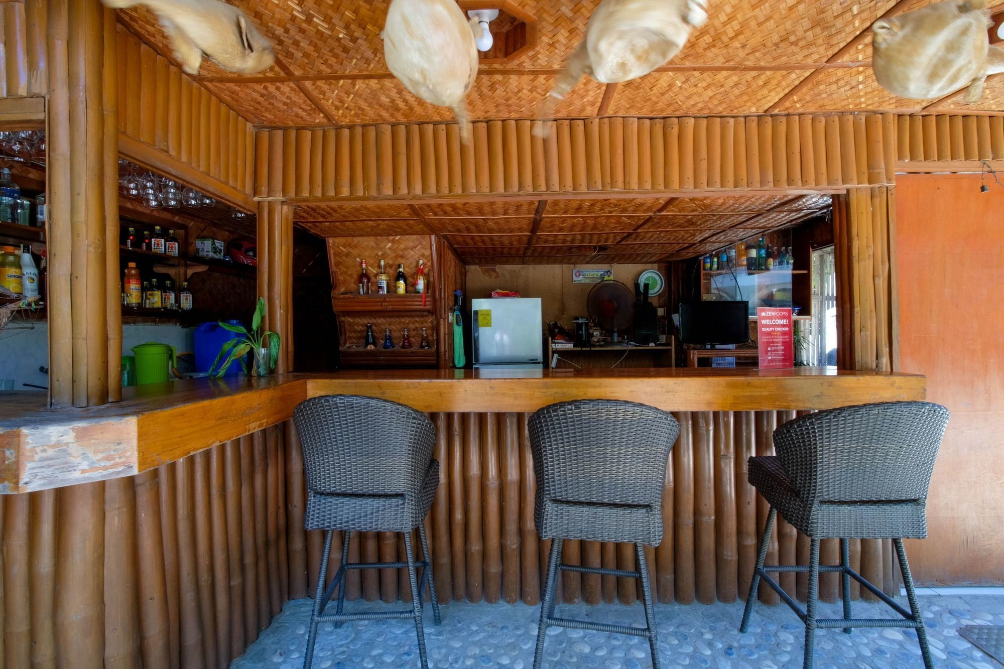 פוארטו גאלרה Zen Rooms White Beach מראה חיצוני תמונה