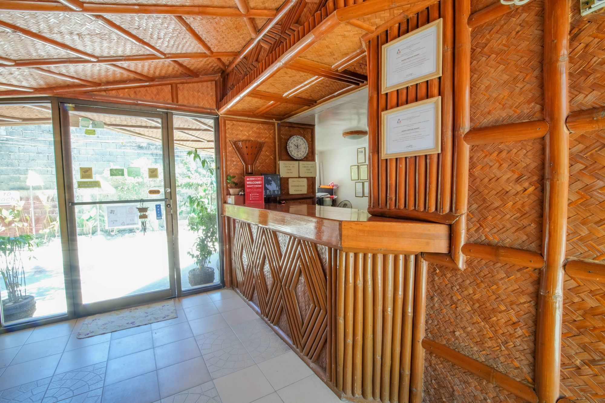 פוארטו גאלרה Zen Rooms White Beach מראה חיצוני תמונה